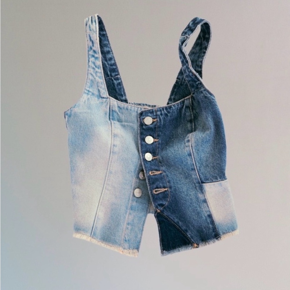 Women's Two-Tone Denim Button-Up Top - Picture 5 of 6